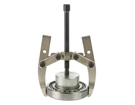 Mechanical bearing puller BETEX MP10 - MP10200 at work